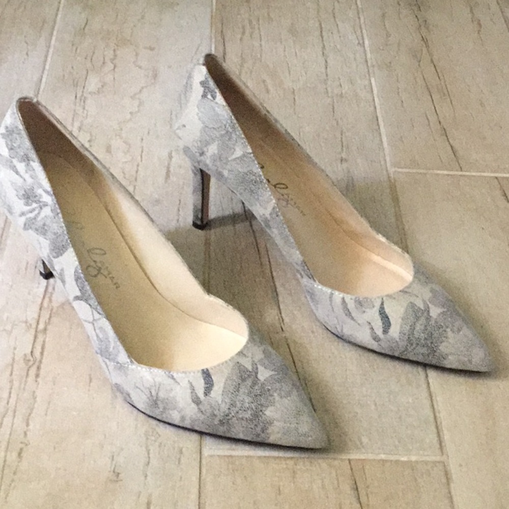 Charly Amar size 10 floral heel.